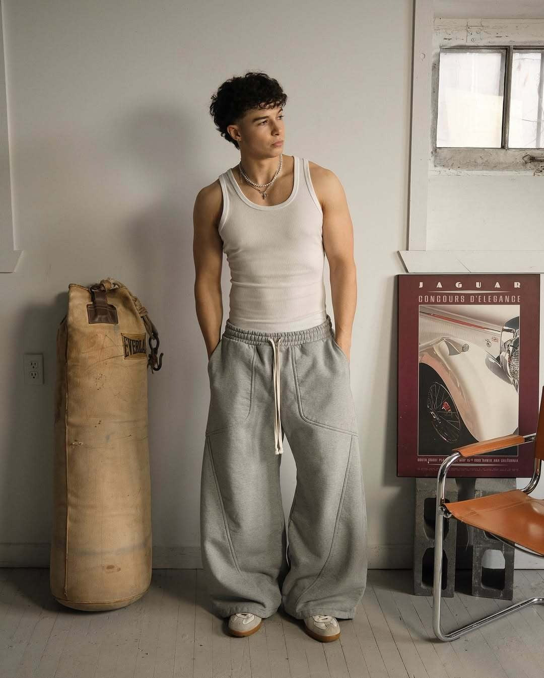 Abstract - Clean Baggy Jogger