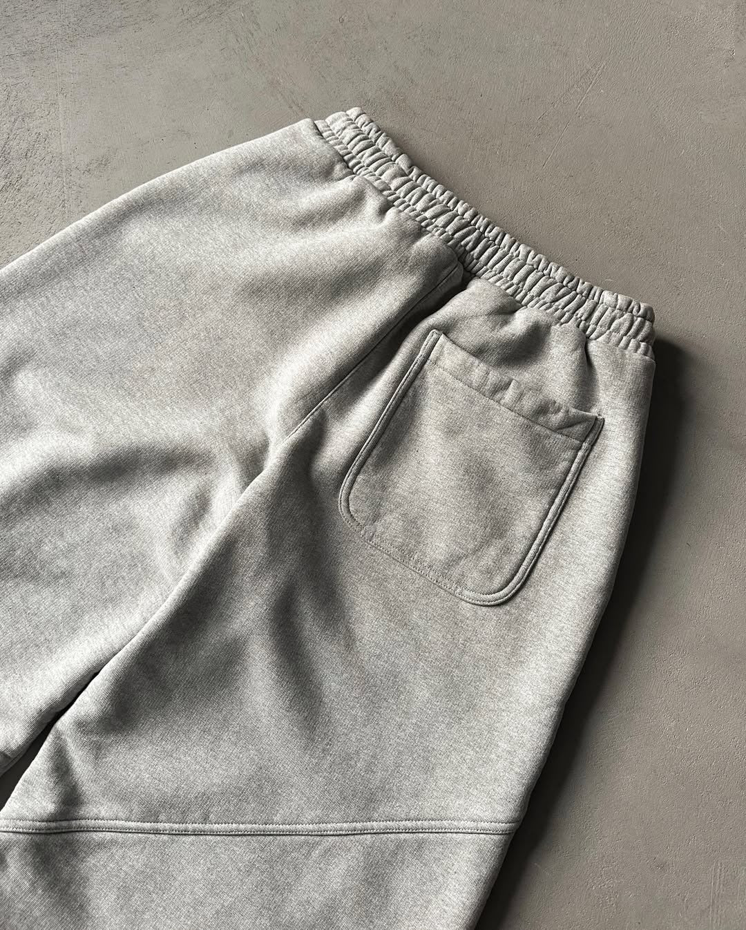 Abstract - Clean Baggy Jogger